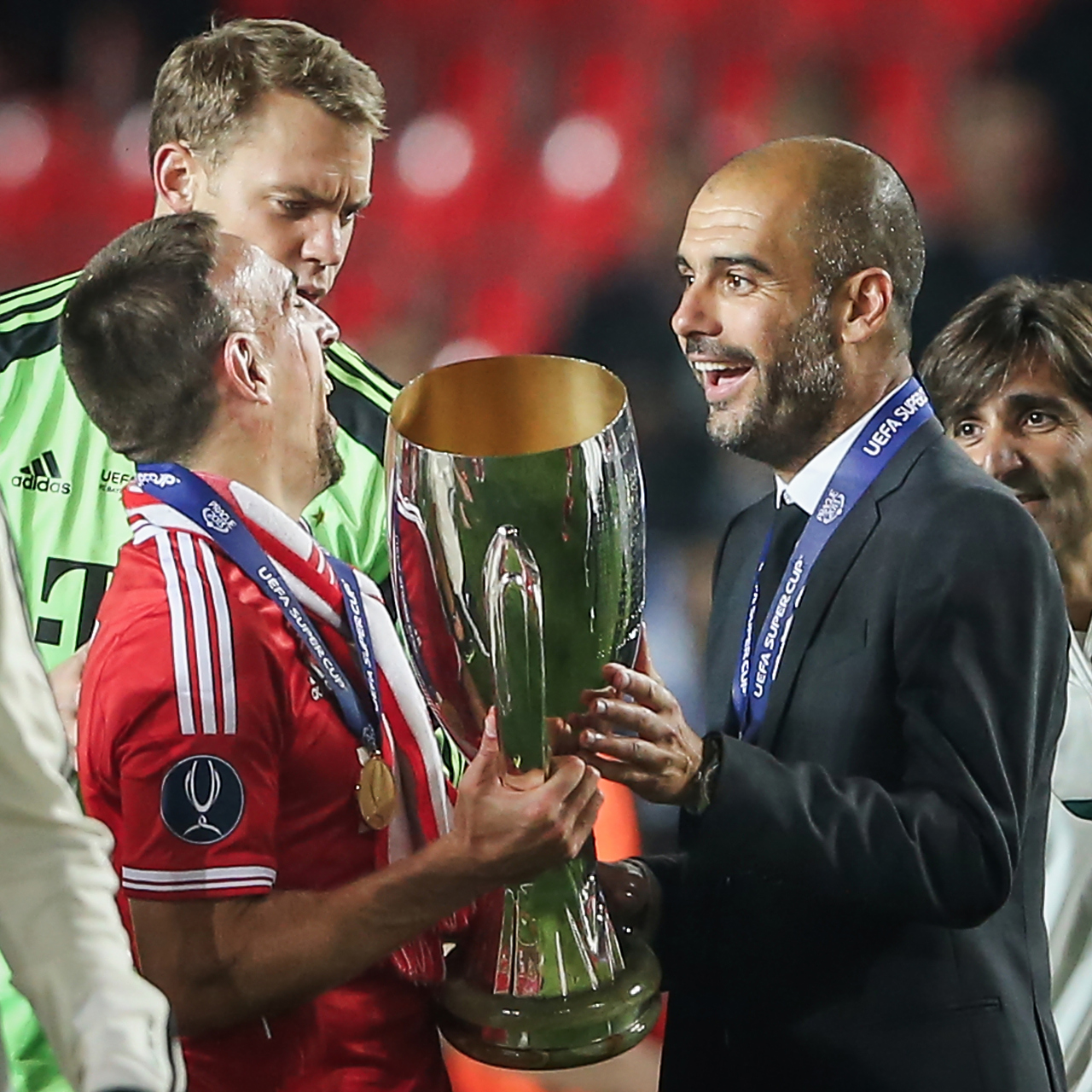 关于阿扎伦卡遭遇七持续失利，巴塞罗那教练压力巨大！的信息