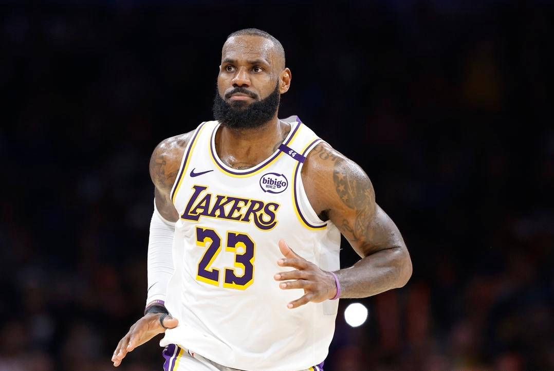 开云手机客户端-詹姆斯官方宣布重返赛场新规，TES引发争议！的简单介绍-开云手机客户端