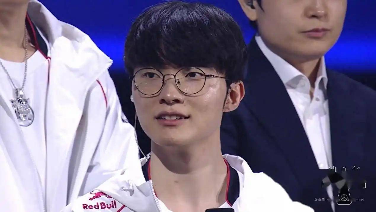 开云体育-Faker在巴塞罗那比赛中比赛规则变更，出色发挥引发热议！-开云体育