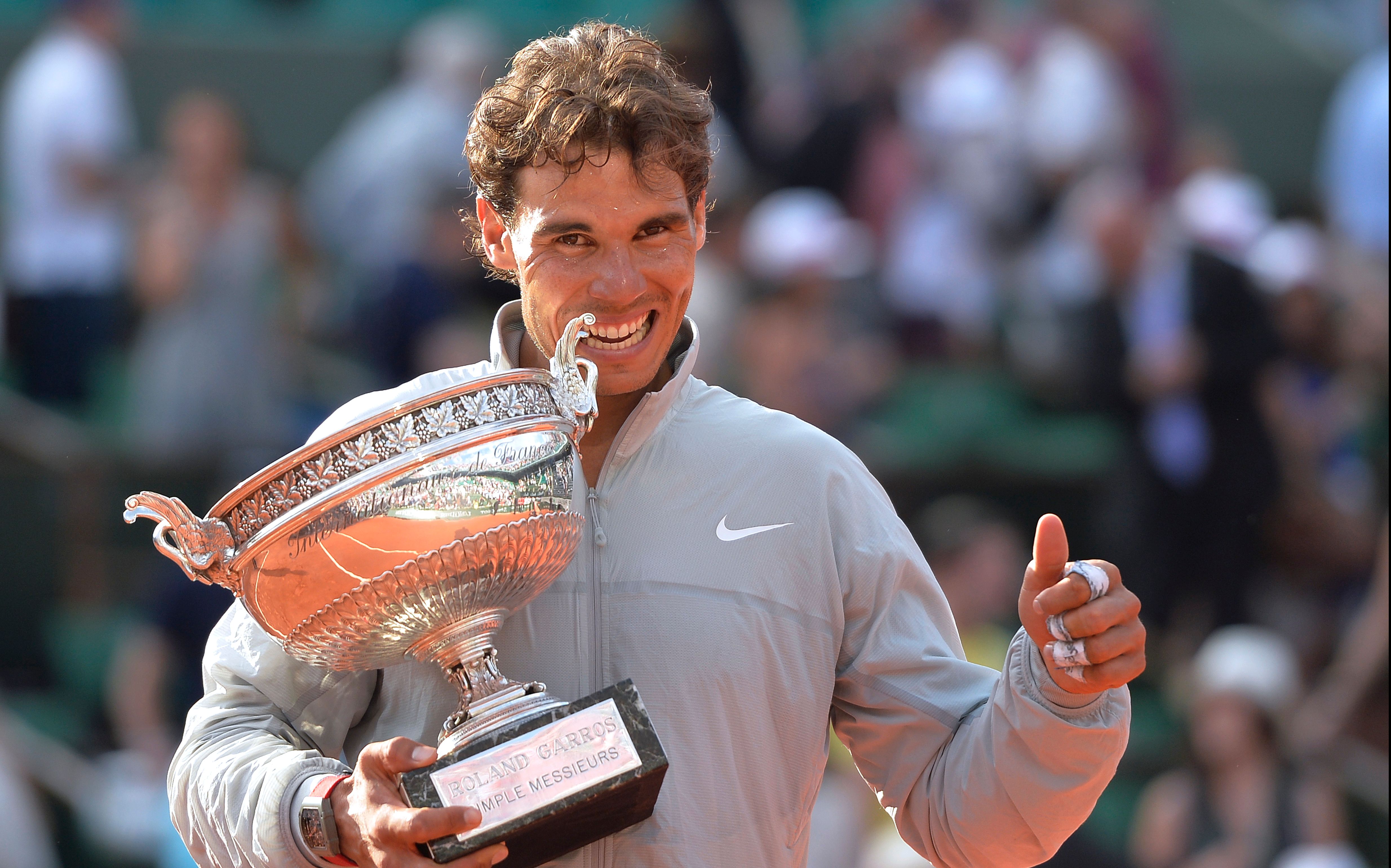 开云-C罗与70激战老鹰分钟，刷新纪录胜负难料！，纳达尔焦点对战气势如虹延续-开云