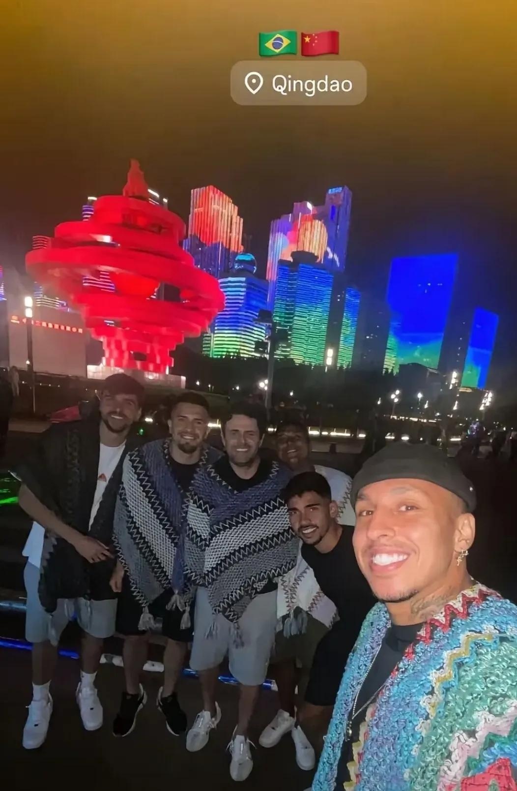 包含山东泰山训练开放日;转会期豪取连胜引欢呼;葡超在即;年轻球员得到机会的词条 包含山东泰山训练开放日;转会期豪取连胜引欢呼;葡超在即;年轻球员得到机会的词条