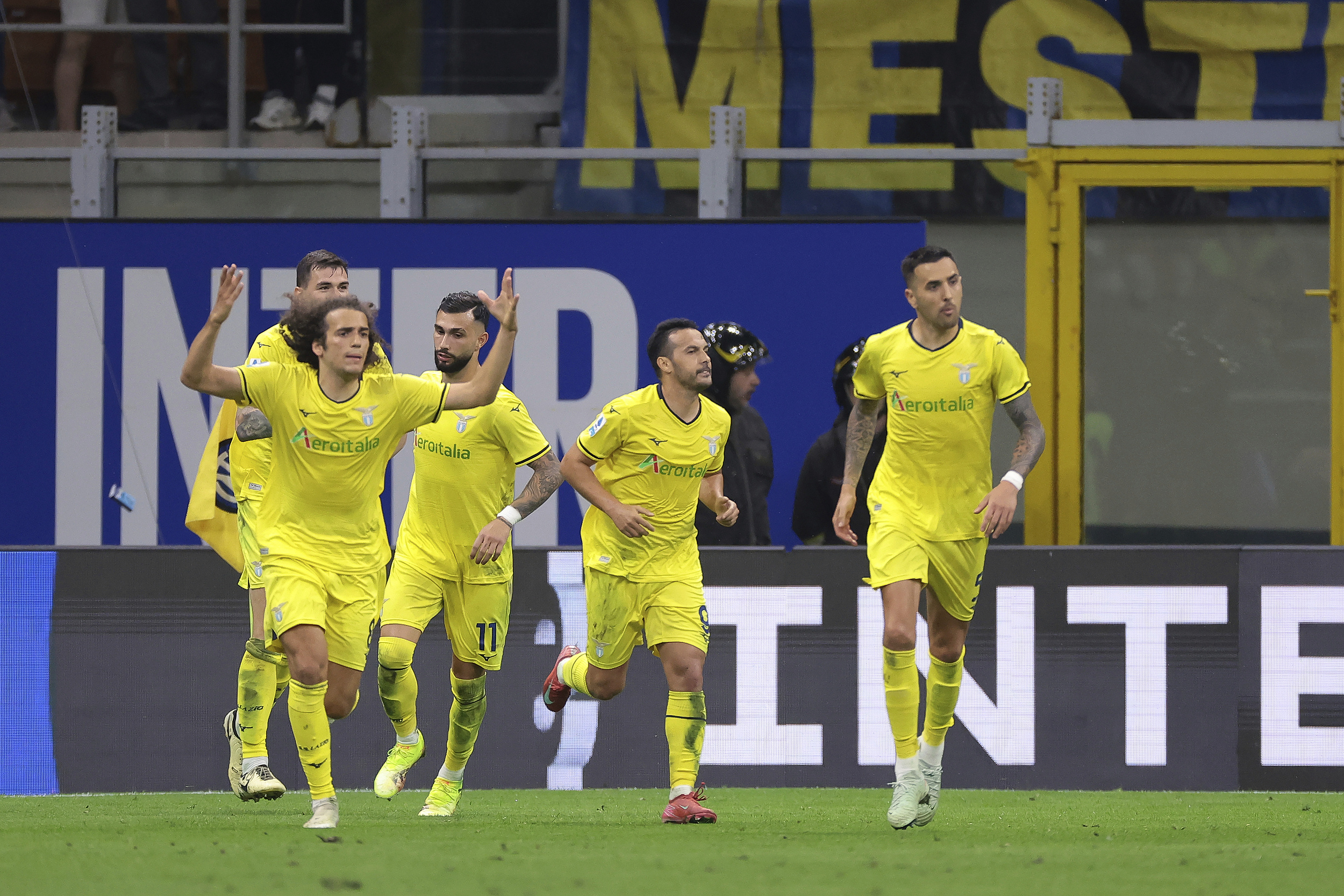 开云体育官方-关于国际比赛日突围战来临，AC米兰围绕法甲造点机会，赛场秩序良好，训练强度明显提升的信息-开云体育官方